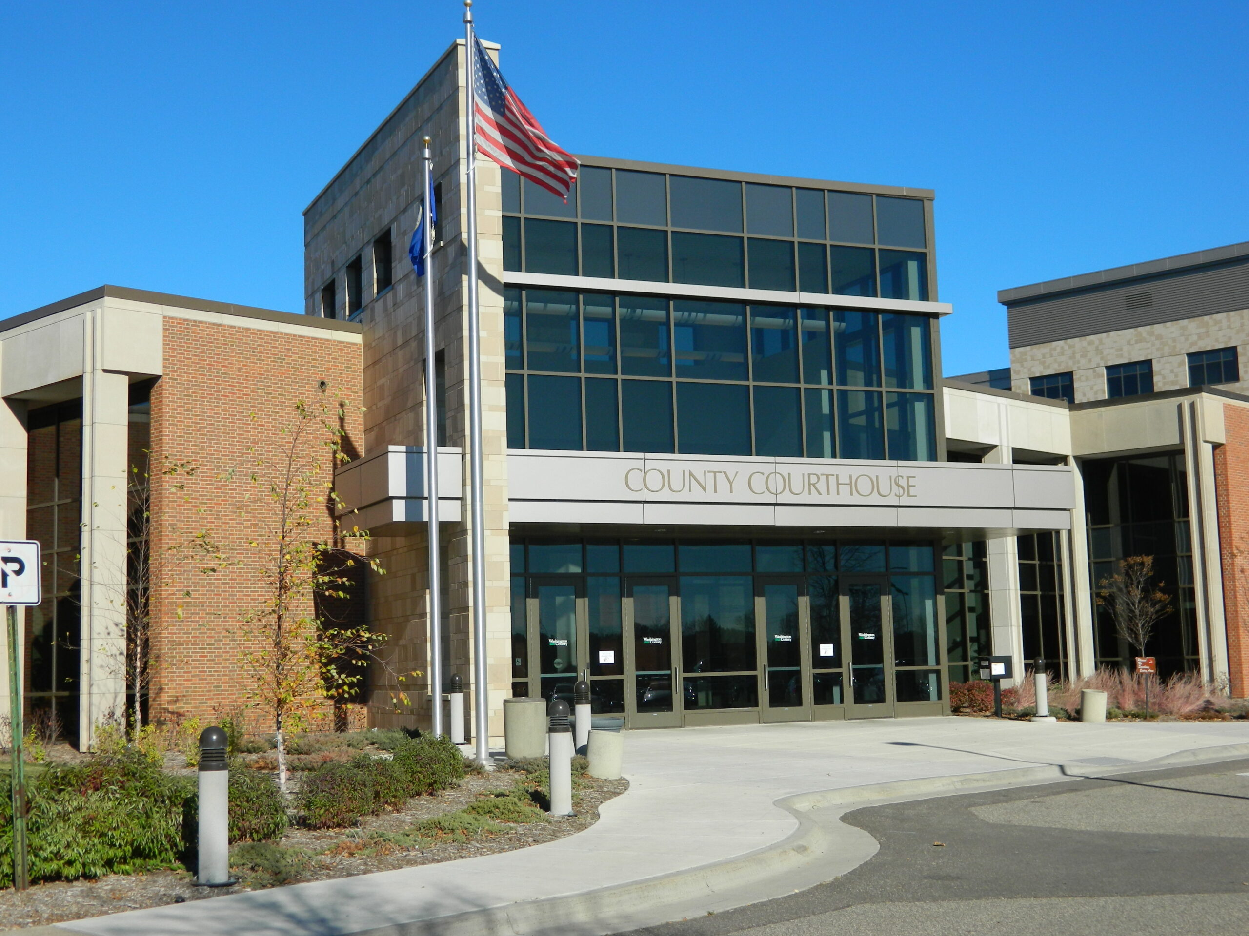 courthouse-outside-photo-10-31-12-008_201312271027087153-4494021