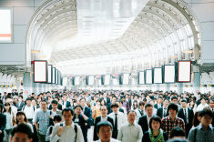 stock-photo-67952589-crowded-pedestrian-walkway-business-people-tokyo-5801998
